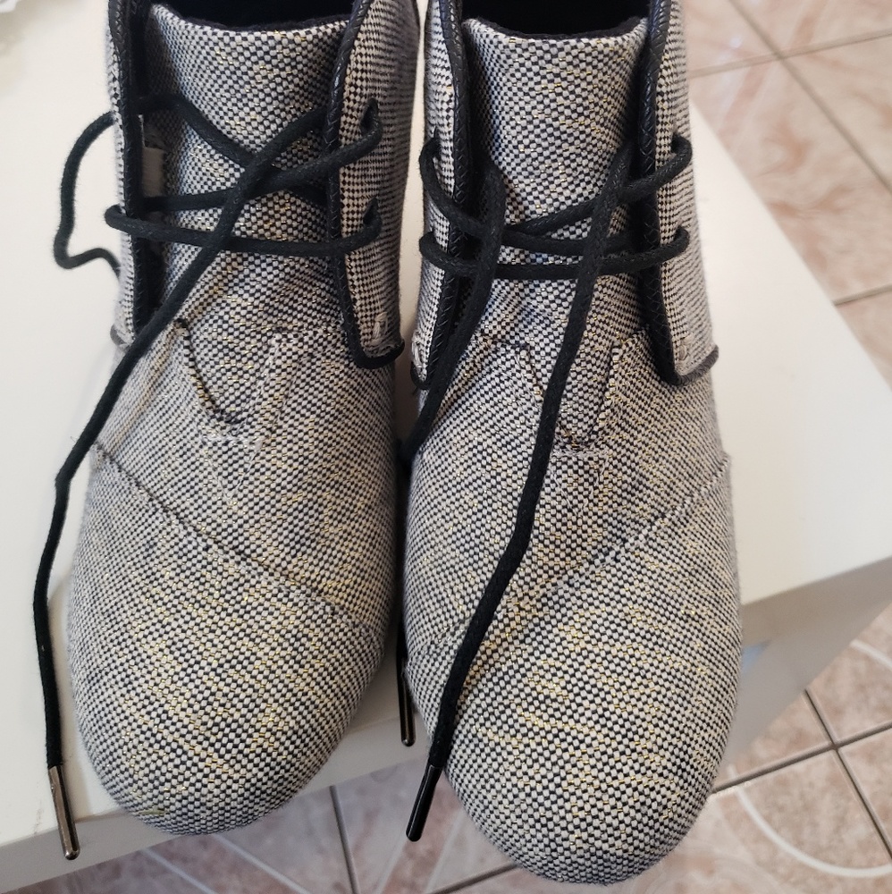 Toms shoes